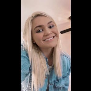 Meet your Posher, Lexie